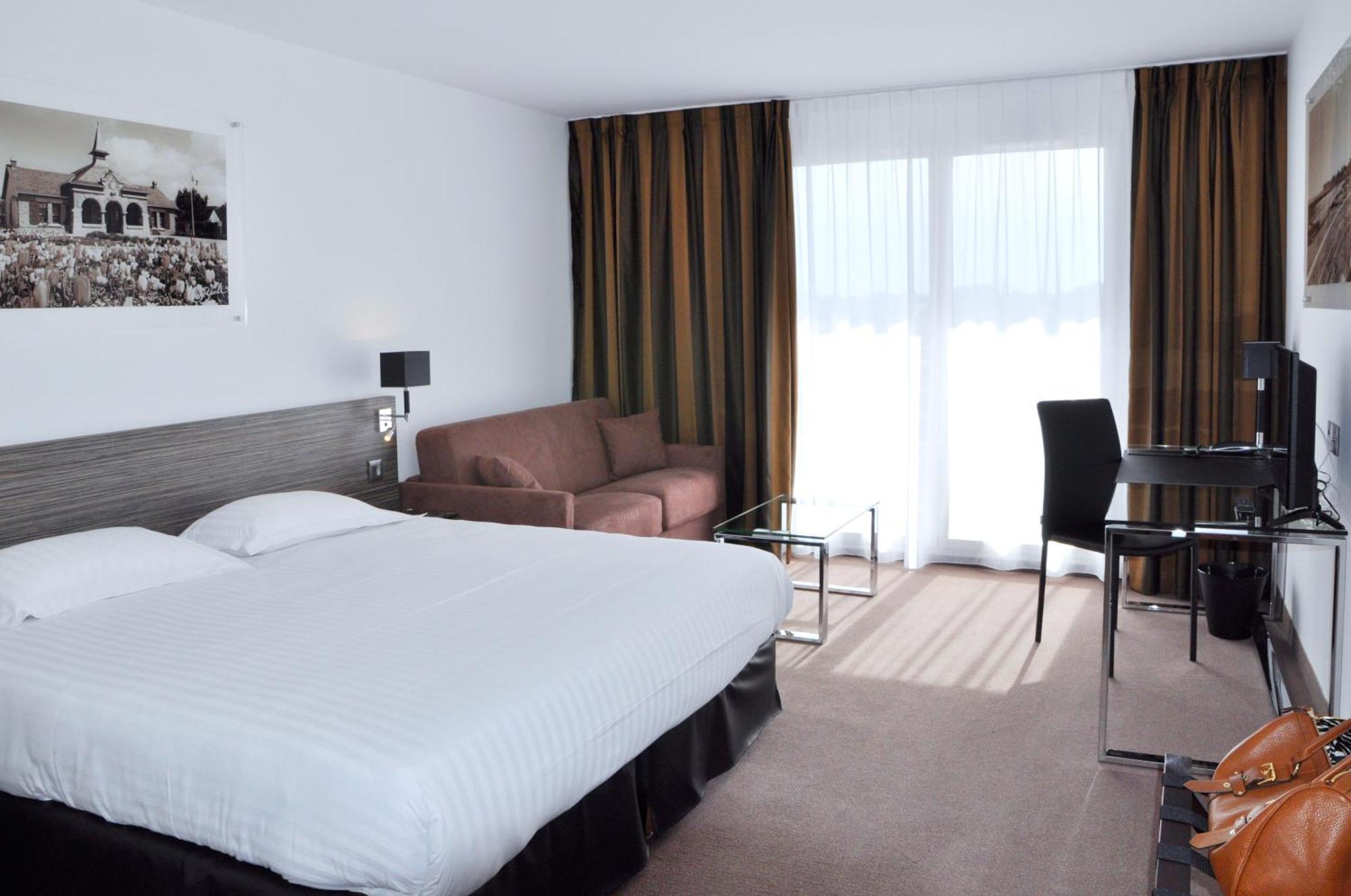 Golden Tulip La Baule Hotel Екстериор снимка