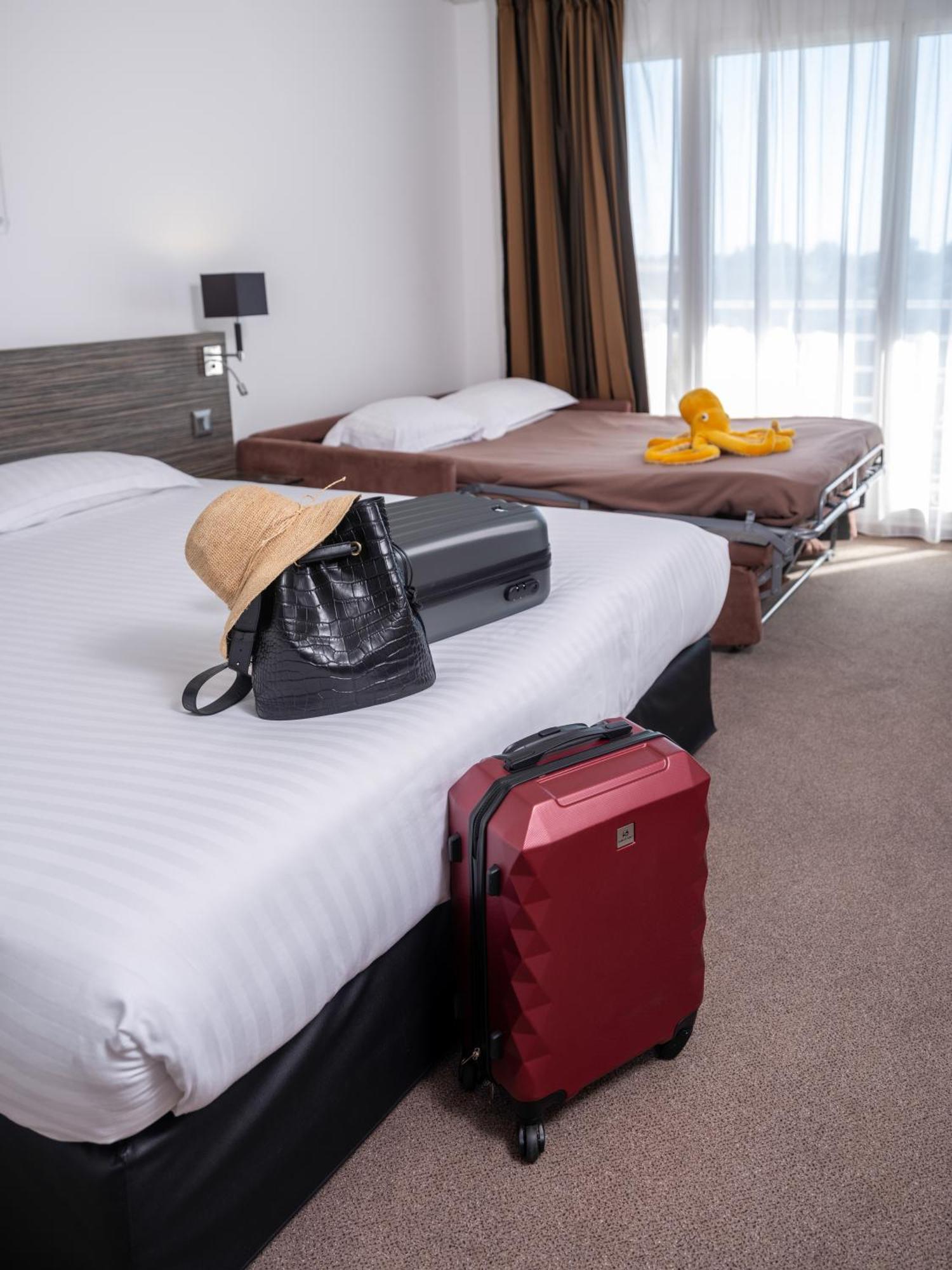 Golden Tulip La Baule Hotel Екстериор снимка