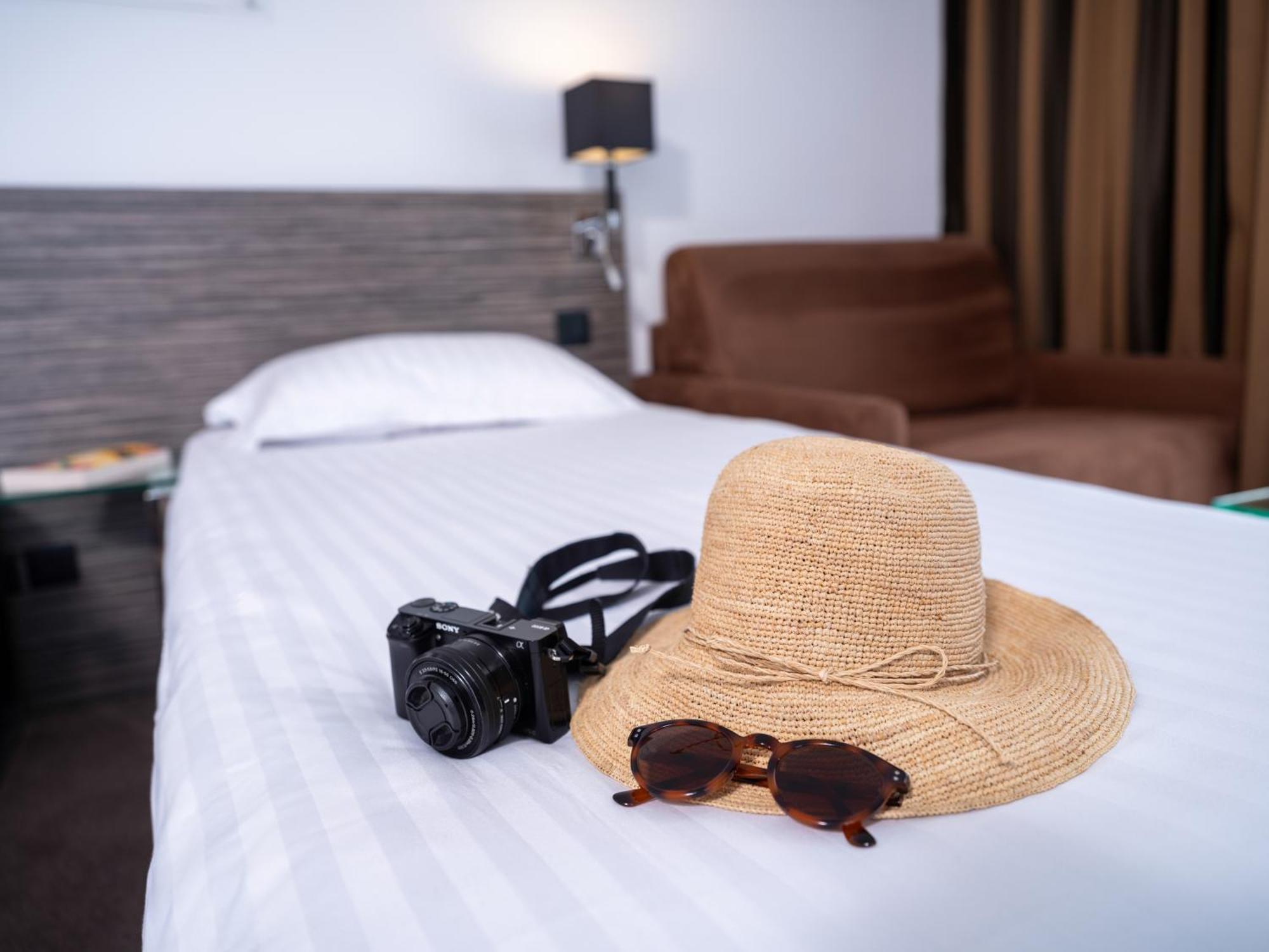 Golden Tulip La Baule Hotel Екстериор снимка