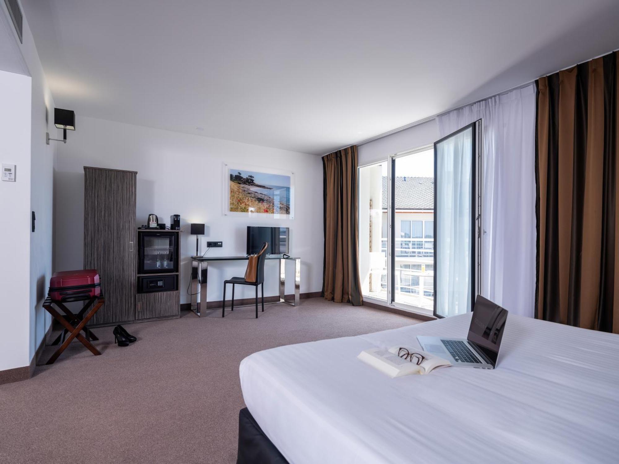 Golden Tulip La Baule Hotel Екстериор снимка