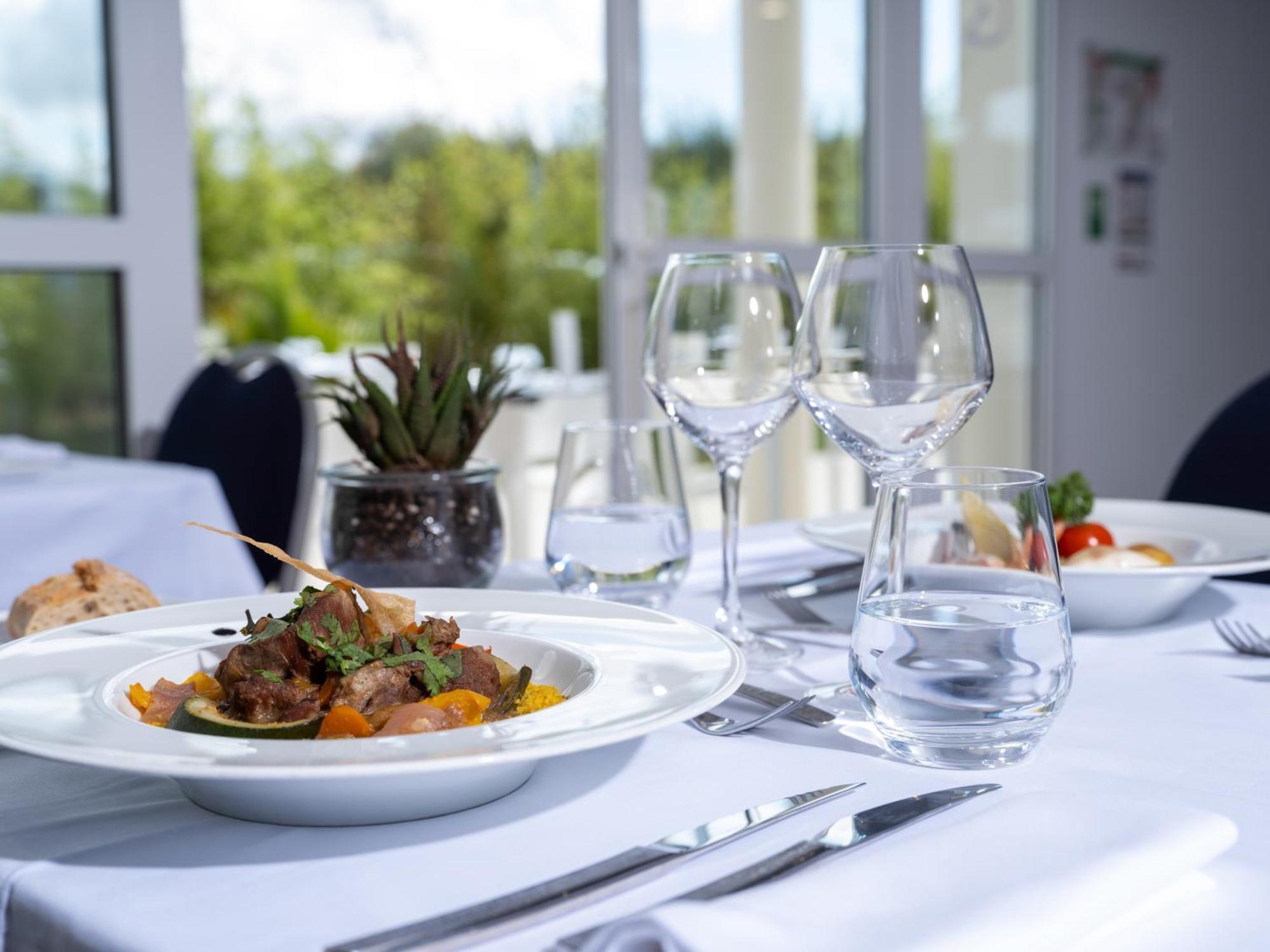 Golden Tulip La Baule Hotel Екстериор снимка